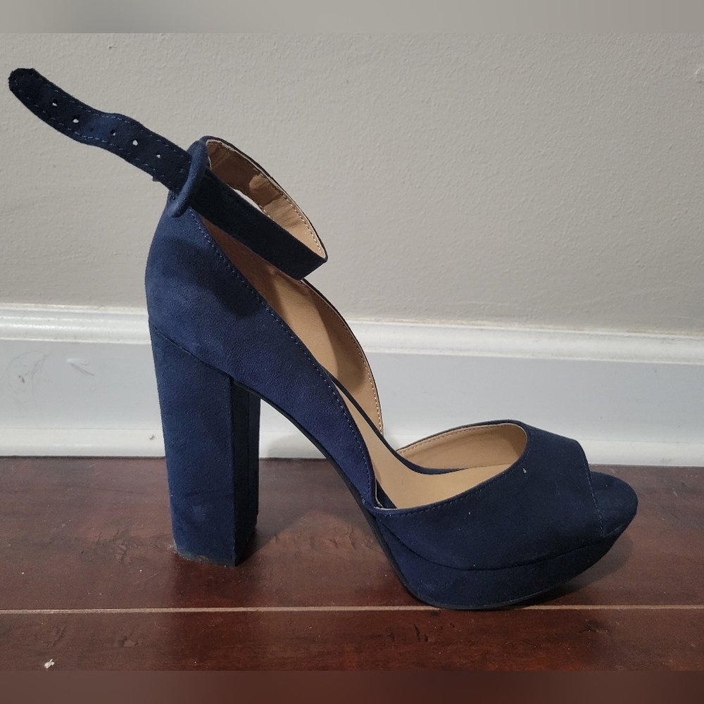 Sun and Stone. Size 7. Navy Blue suede block heels